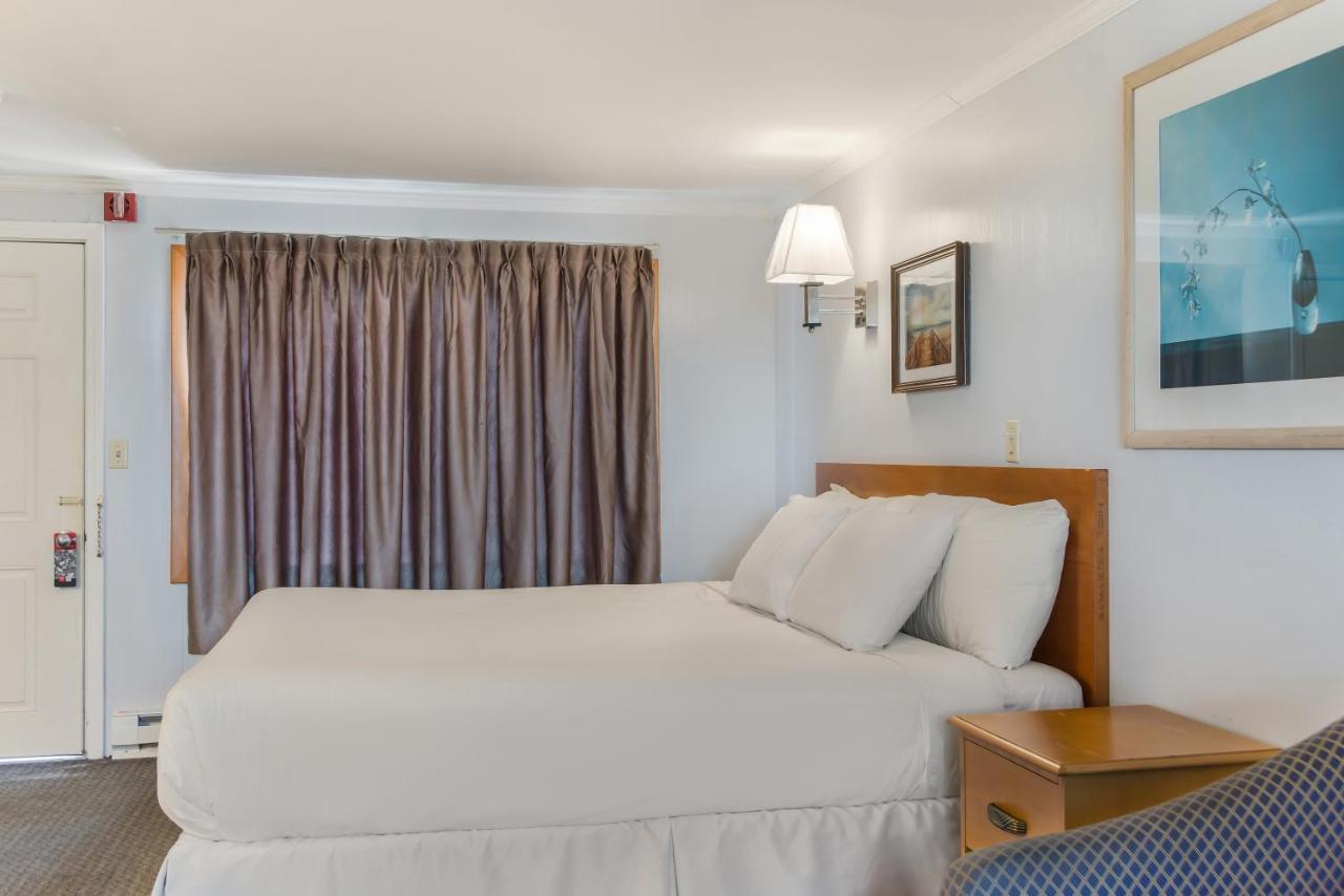 America'S Best Value Inn & Suites/Hyannis Exterior foto